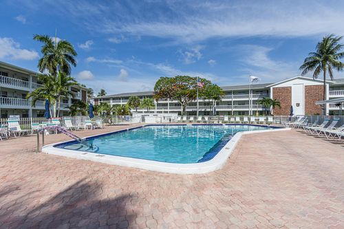e207-2455 Ne 51st St, Fort Lauderdale, FL, 33308-4079 | Card Image