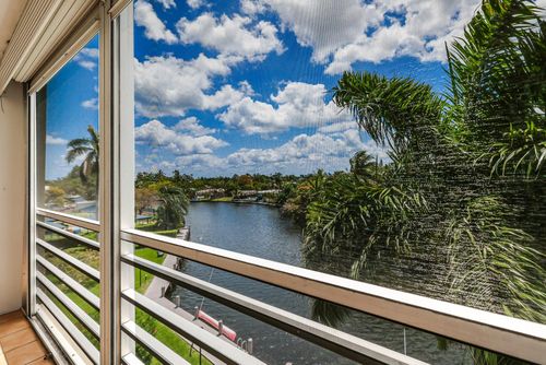 apt-405-3010 Ne 16th Ave, Oakland Park, FL, 33334-5235 | Card Image