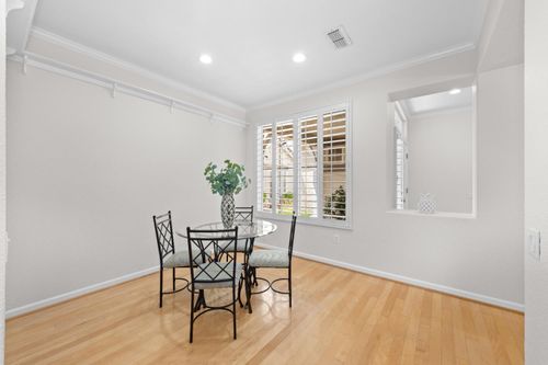 7072 Stagecoach Cir, Roseville, CA, 95747-8064 | Card Image