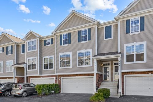 532 Declaration Ln, Aurora, IL, 60502-7341 | Card Image