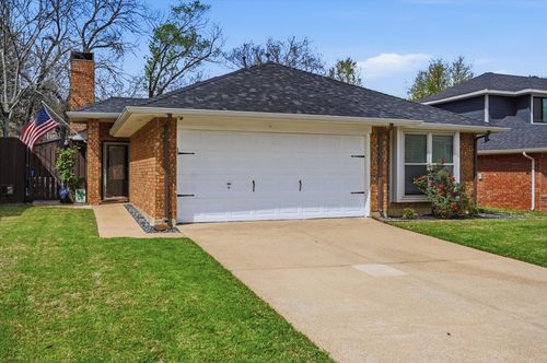 1453 Hampton Rd, Grapevine, TX, 76051-6655 | Card Image