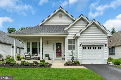 32 Bear Meade Dr, Hamilton, NJ, 08691-3360 | Card Image