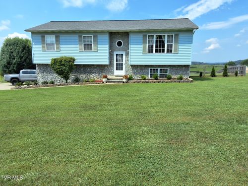 296 Old Kentucky Rd S, Greeneville, TN, 37743-8581 | Card Image