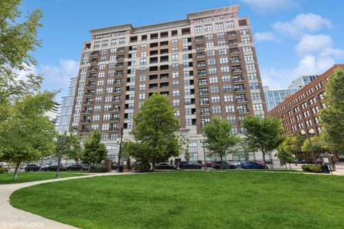 unit-618-849 N Franklin St, Chicago, IL, 60610-3184 | Card Image