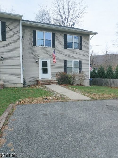b-3 Teneyck Ave, Greenwood Lake, NY, 10925-2860 | Card Image