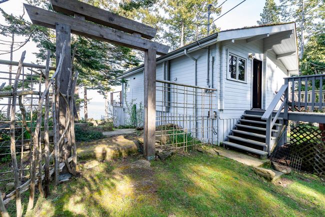 579&amp;581 Bayview Drive, House other with 2 bedrooms, 2 bathrooms and null parking in Mayne Island BC | Image 11