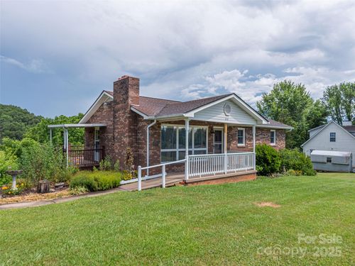 644 N Canton Rd, Canton, NC, 28716-3128 | Card Image