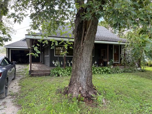 8082 N Hughes St, Monticello, IN, 47960-7016 | Card Image