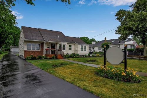 3925 N Buffalo St, Orchard Park, NY, 14127-1841 | Card Image
