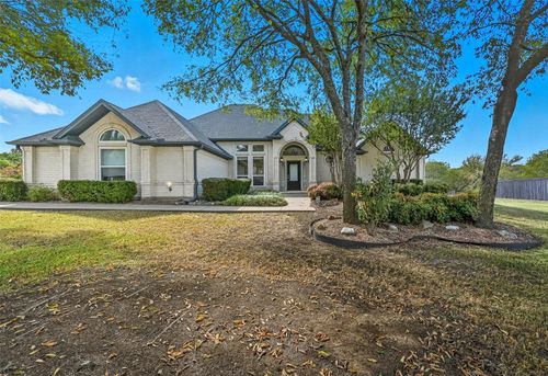 2828 Eden Dr, Cedar Hill, TX, 75104-8252 | Card Image