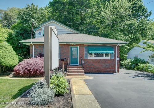 1076 State Route 18, East Brunswick, NJ, 08816-4355 | Card Image