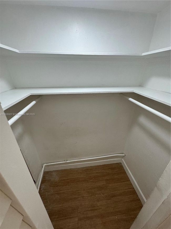 APT-5 - 115 Calabria Ave, Condo with 1 bedrooms, 1 bathrooms and null parking in Coral Gables FL | Image 10