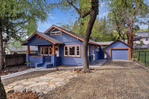 208 Mccloud Avenue, Mount Shasta, CA, 96067 | Card Image