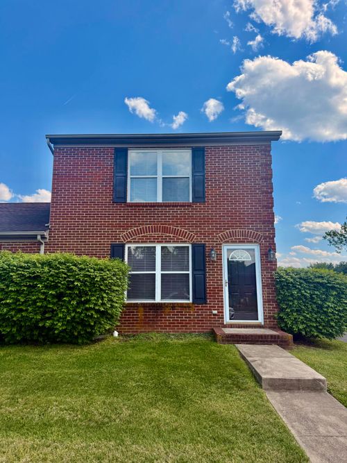 523 Tecumseh Trl, Versailles, KY, 40383-9014 | Card Image