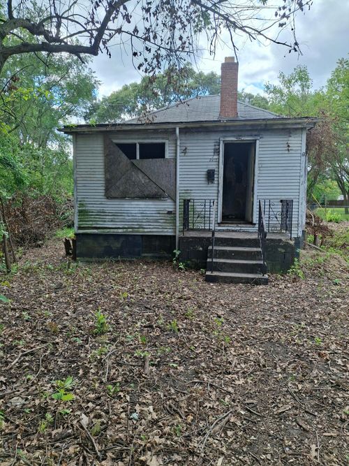 3912 Virginia St, Gary, IN, 46409-1735 | Card Image