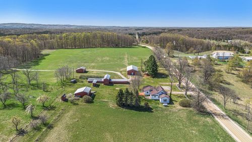 8400 N 7 Rd, Mesick, MI, 49668-9392 | Card Image