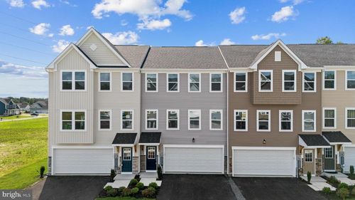 21 Lyriq Ct, INWOOD, WV, 25428-1389 | Card Image