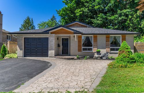 upper-4 Patricia Ave, Barrie, ON, L4M3J7 | Card Image