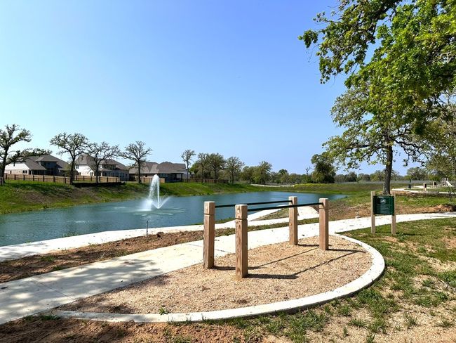 Fitness track and lake | Image 31
