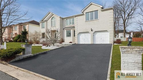 4 Maureen Ct, Edison, NJ, 08820-4419 | Card Image