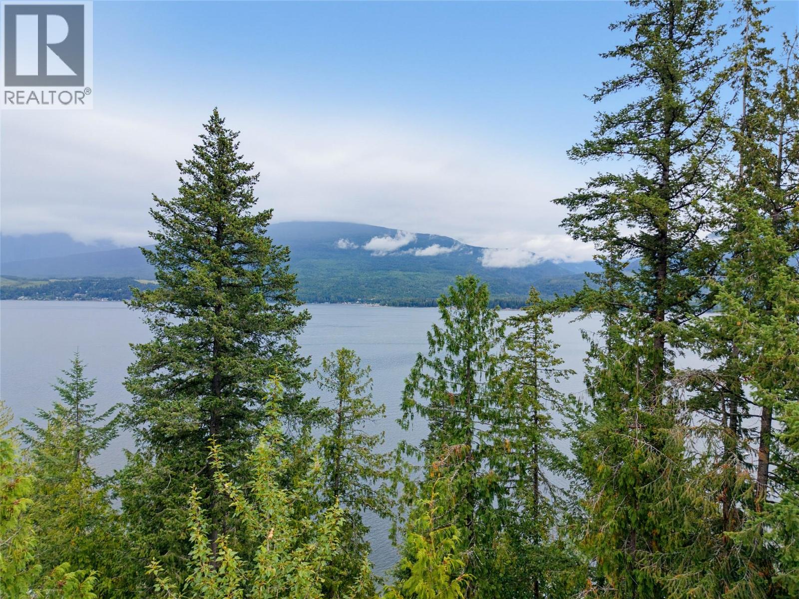 Land in Eagle Bay