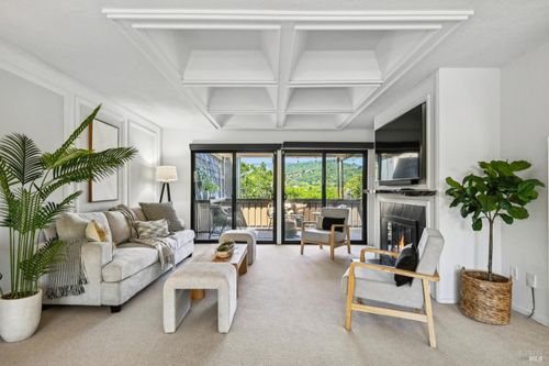 239 Knollwood Dr, San Rafael, CA, 94901-1519 | Card Image