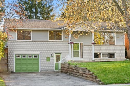 183 Harvard Rd, Waterloo, ON, N2J3V4 | Card Image