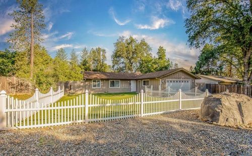 40938 Griffin Dr, Oakhurst, CA, 93644 | Card Image