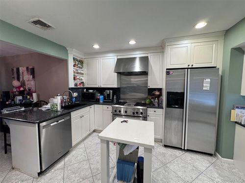 195 Sackville Rd, Garden City, NY, 11530-1108 | Card Image