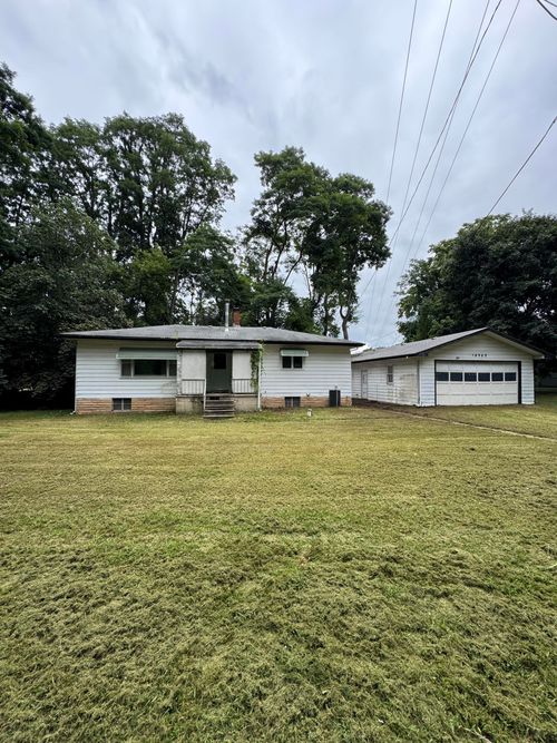 15307 Shiawassee Dr, Byron, MI, 48418-9093 | Card Image