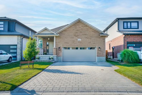 3 Mcneil St, Mount Brydges, ON, N0L1W0 | Card Image
