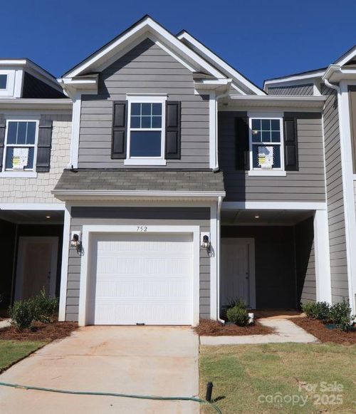 752 Kitfox Dr Nw, Concord, NC, 28027-8999 | Card Image