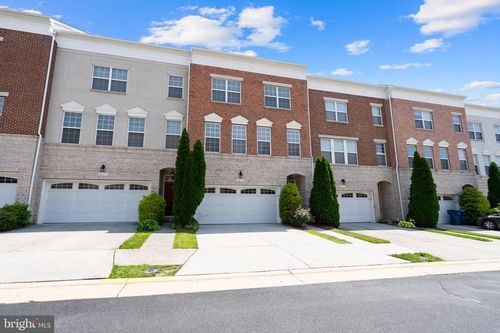 22672 Flowing Spring Sq, BRAMBLETON, VA, 20148-4891 | Card Image