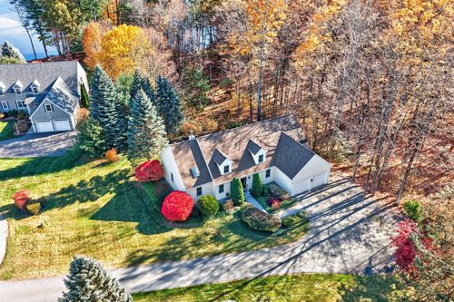4-4 Iris Ct, Lunenburg, MA, 01462-4402 | Card Image