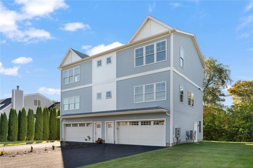 b-24 Wanda St, Narragansett, RI, 02882-3325 | Card Image