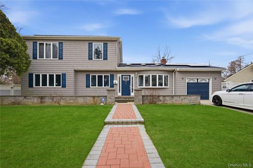 32 Landscape Dr, Wheatley Heights, NY, 11798-1404 | Card Image