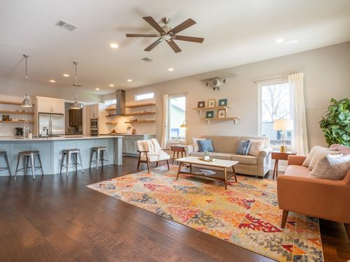 2113 Glendale Pl, Austin, TX, 78704-4432 | Card Image