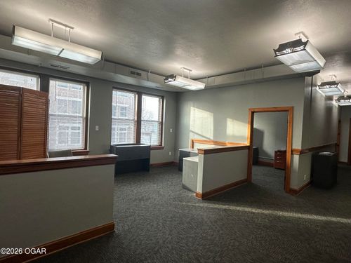 210-212 W 5th St, Joplin, MO, 64801-2501 | Card Image