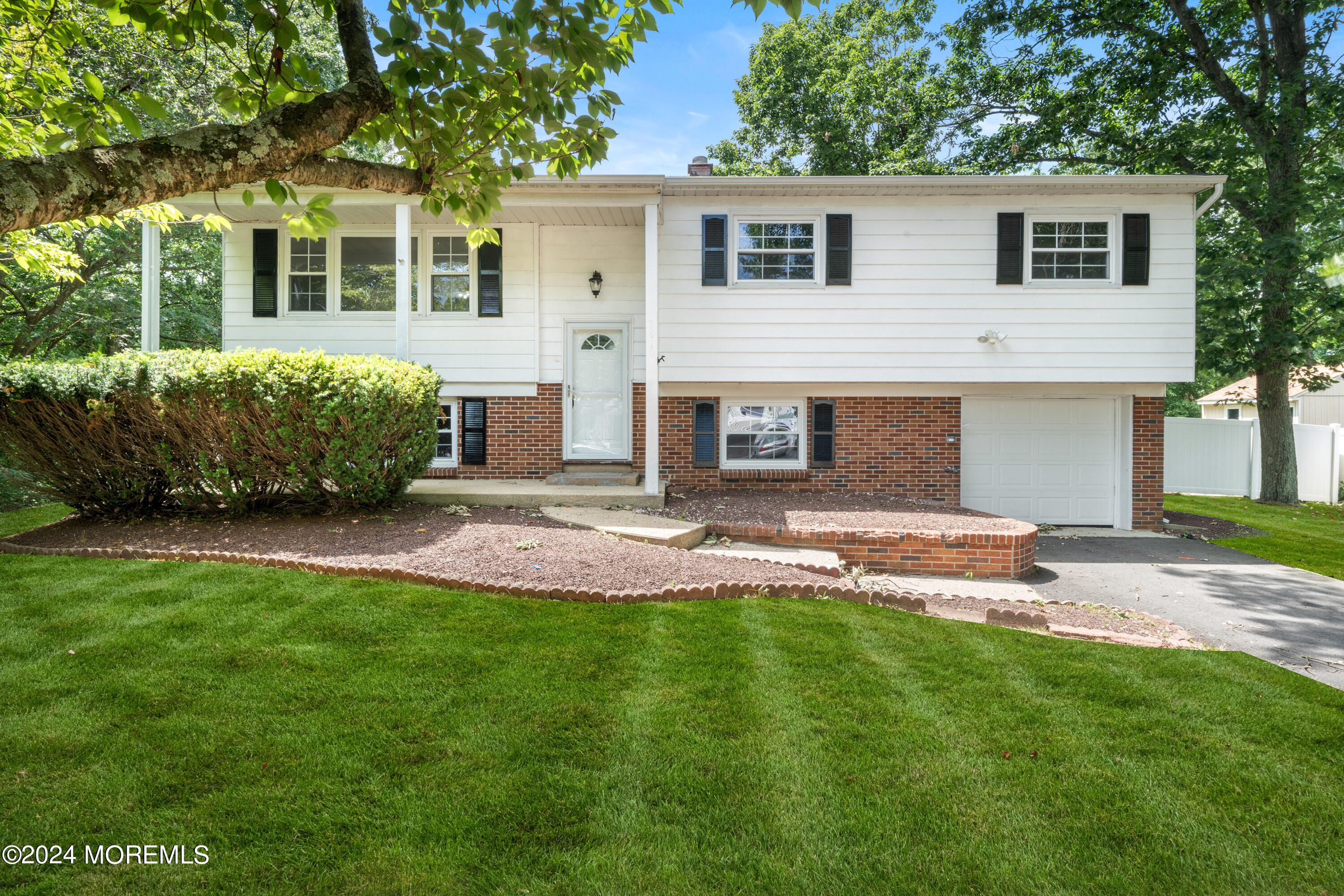 Greenwood Rd, Toms River, NJ 08753