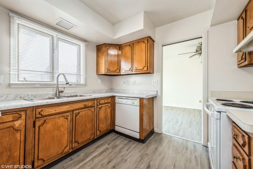 768-768 Concord Ln, Barrington, IL, 60010-4511 | Card Image