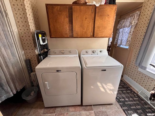 451 S Grove St, House other with 3 bedrooms, 2 bathrooms and null parking in Kewanee IL | Image 9