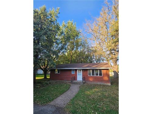 902 Marian St, Waterville, MN, 56096-1186 | Card Image