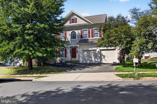 9036 Woodpecker Ct, GAINESVILLE, VA, 20155-5890 | Card Image