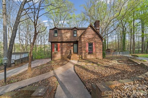 200 Maple Ct, Lexington, NC, 27295-8911 | Card Image