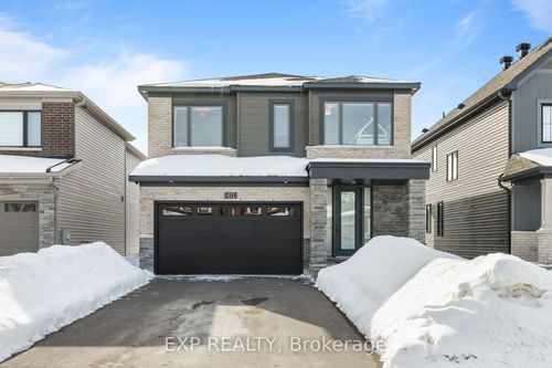 611 Ribbon St, Manotick, ON, K4M0M8 | Card Image