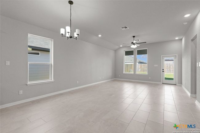 2720 Rio Primero Rd, House other with 4 bedrooms, 2 bathrooms and null parking in Seguin TX | Image 4