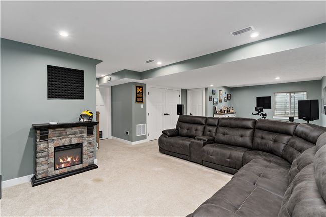 472 Sarjean Way, House other with 4 bedrooms, 3 bathrooms and 2 parking in Zelienople PA | Image 31