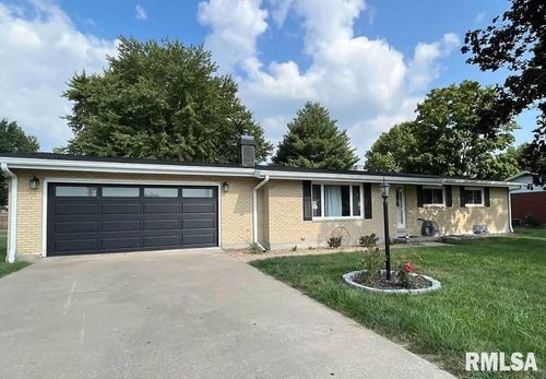 227 N Warsaw St, Ursa, IL, 62376-1005 | Card Image