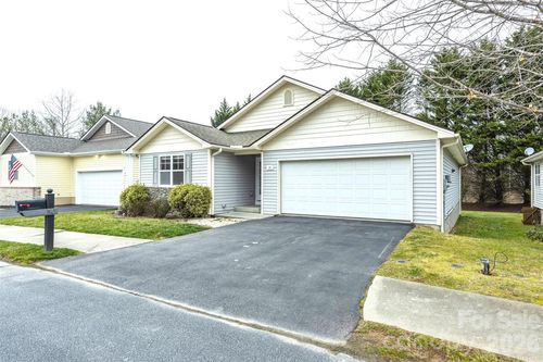 50 Clear Creekside Dr, Hendersonville, NC, 28792-7891 | Card Image