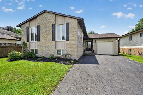 57 Cambridge Cres, Brockville, ON, K6V6L7 | Card Image